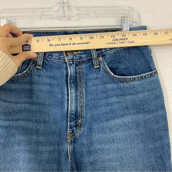 Levi's Premium 80s Mom Jean  Distressed Jeans size 29 - Picture 6 of 10